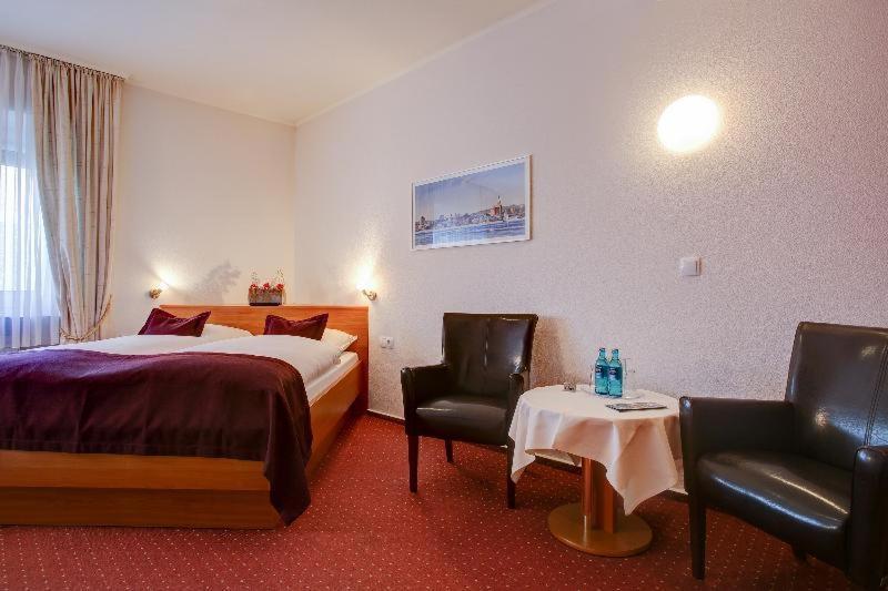 Ina Hotel Consul Kiel Room photo