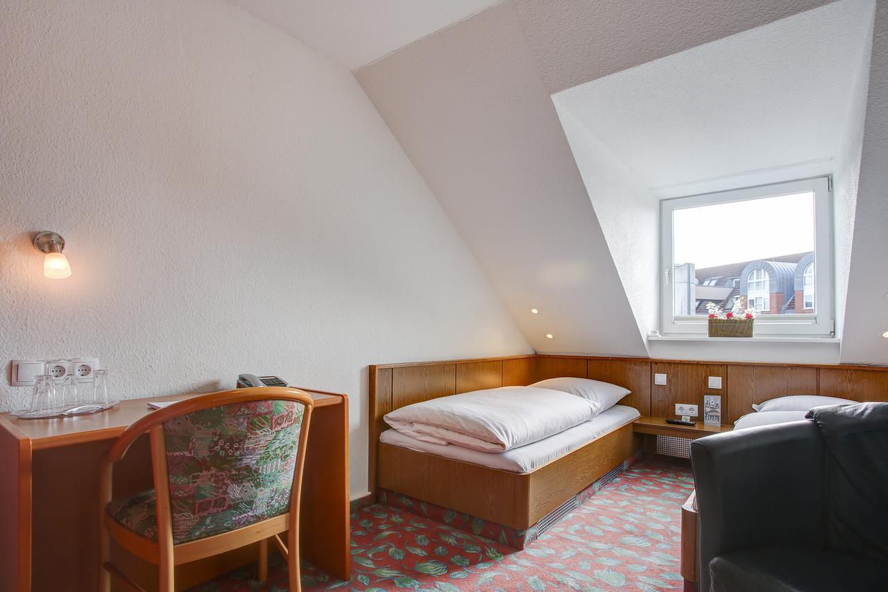 Ina Hotel Consul Kiel Exterior photo